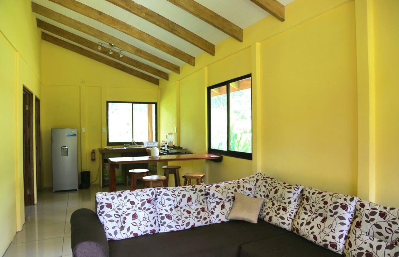 Hotel&Cabinas Nadine Cahuita Exterior foto
