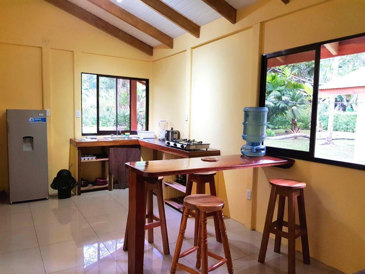 Hotel&Cabinas Nadine Cahuita Exterior foto