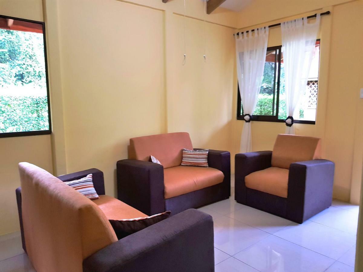 Hotel&Cabinas Nadine Cahuita Exterior foto
